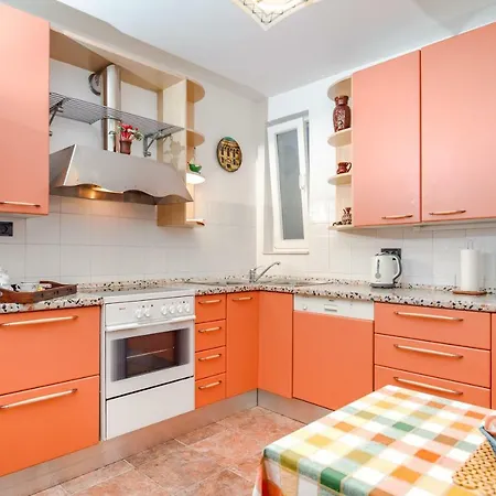 Mama Luci Appartement *