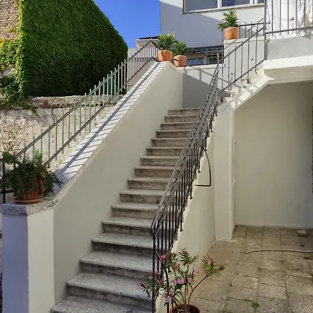 Mama Luci * Σπλιτ