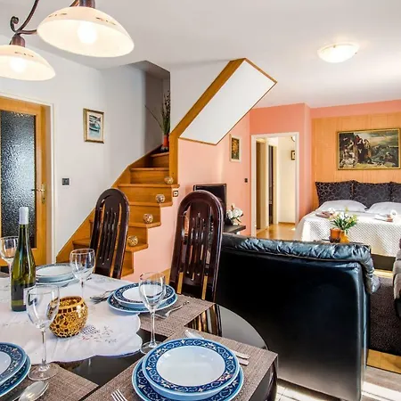 Mama Luci * Σπλιτ